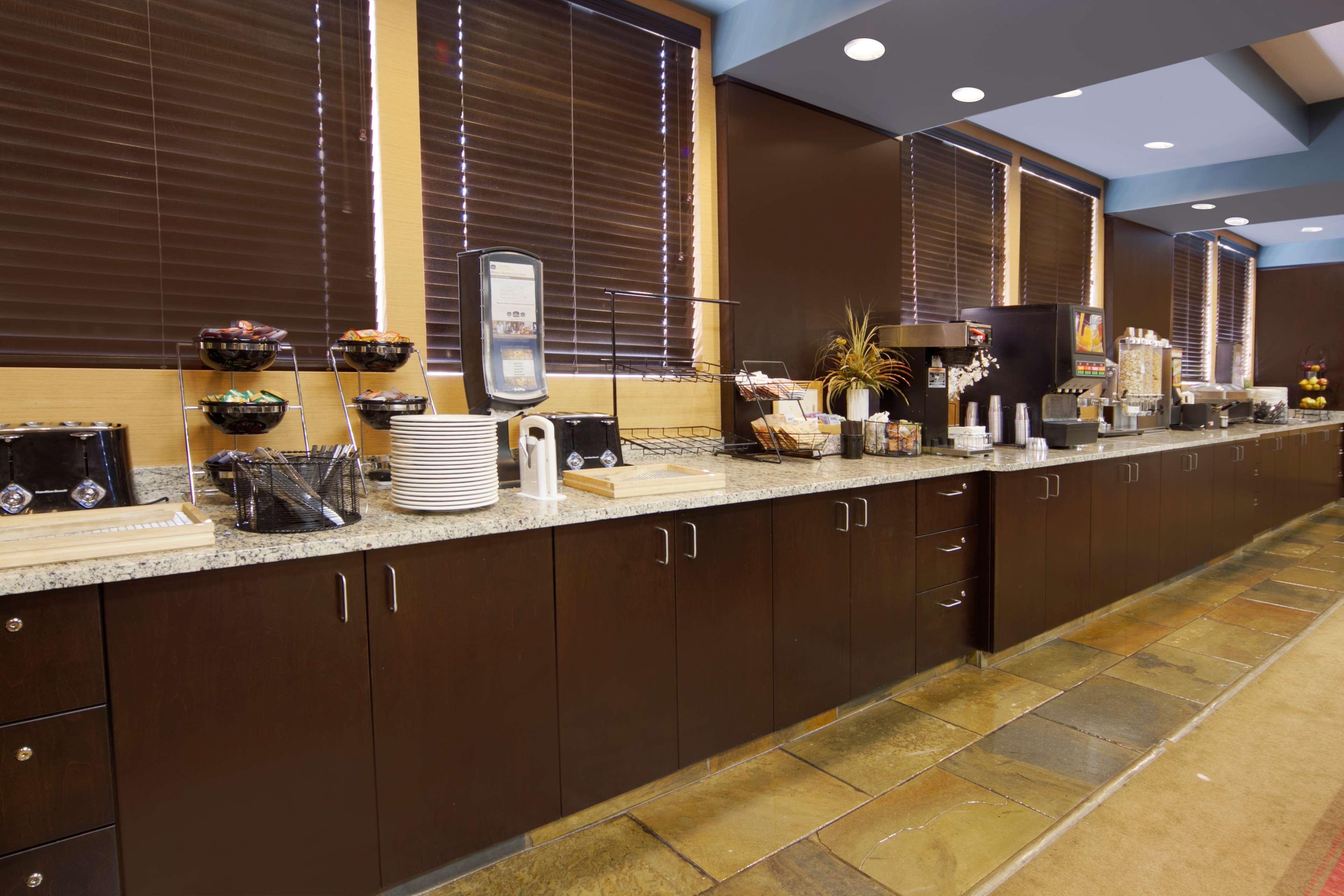 Best Western Bonnyville Inn&Suites Extérieur photo