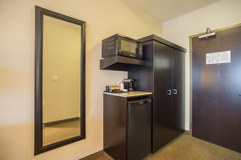 Best Western Bonnyville Inn&Suites Extérieur photo